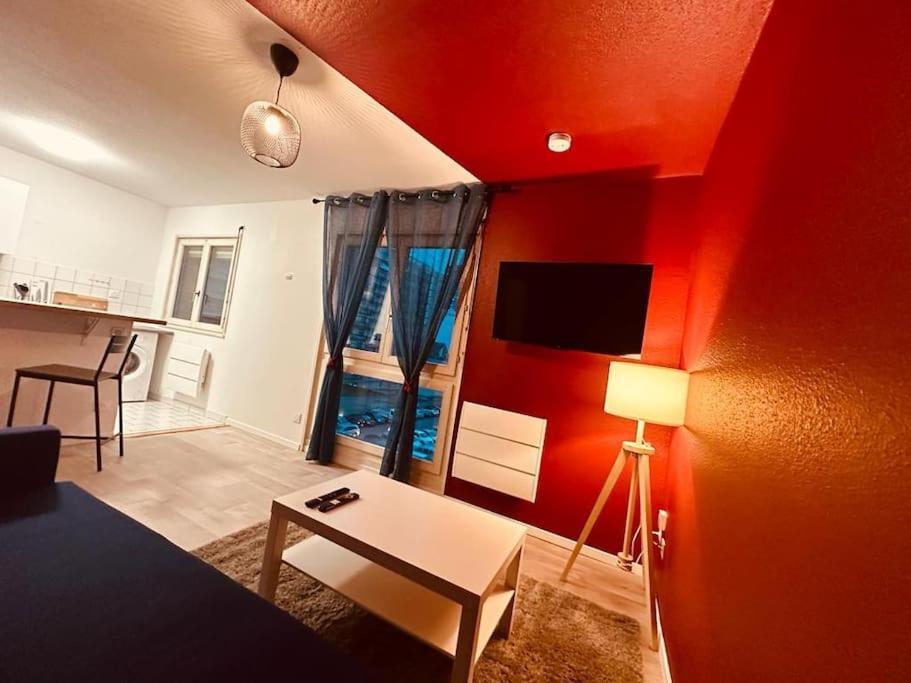 Studio Centre Avec Wifi Appartement Mulhouse Buitenkant foto